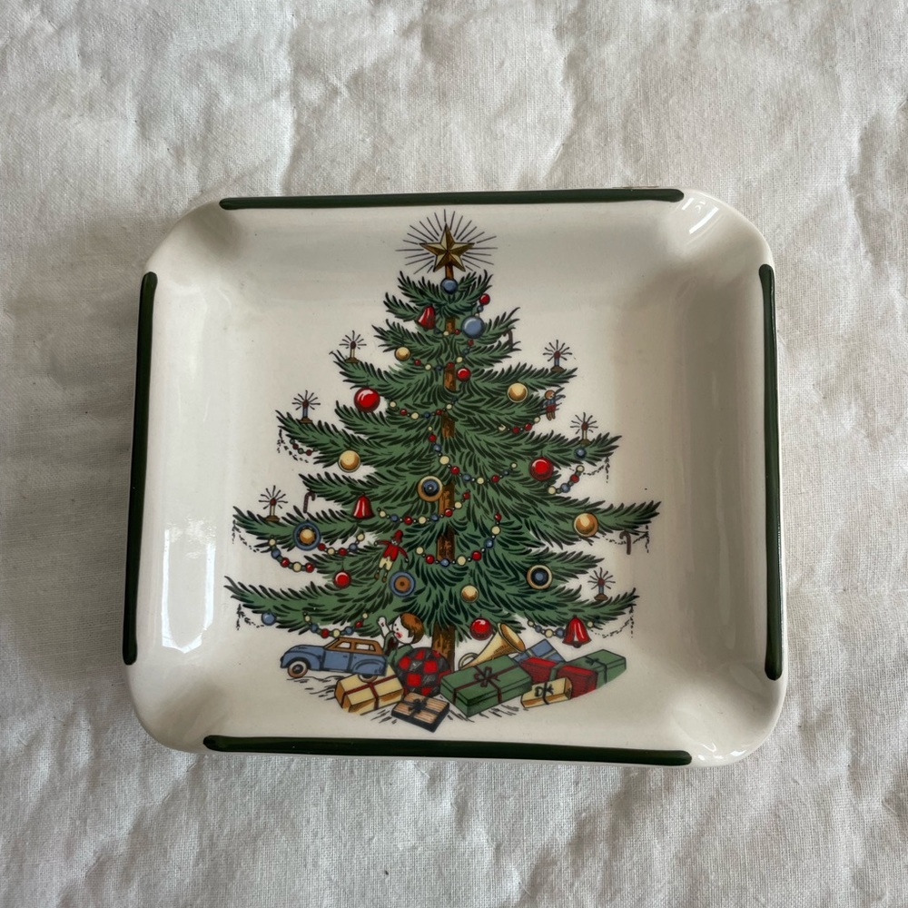 Vintage Trinket dish/ashtray by Cuthbertson in pattern “Original Christmas Tree”